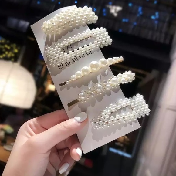 Other - 5 Piece Set of Pearl Hair Clips
